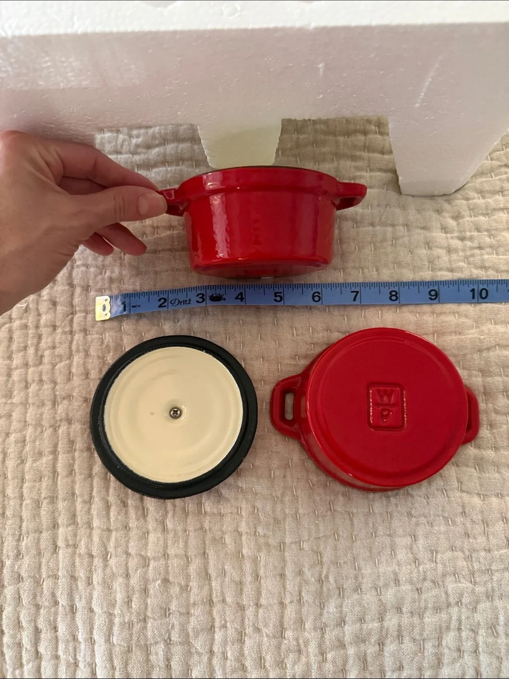 Red 8-Piece Cast Iron Cocotte Set
